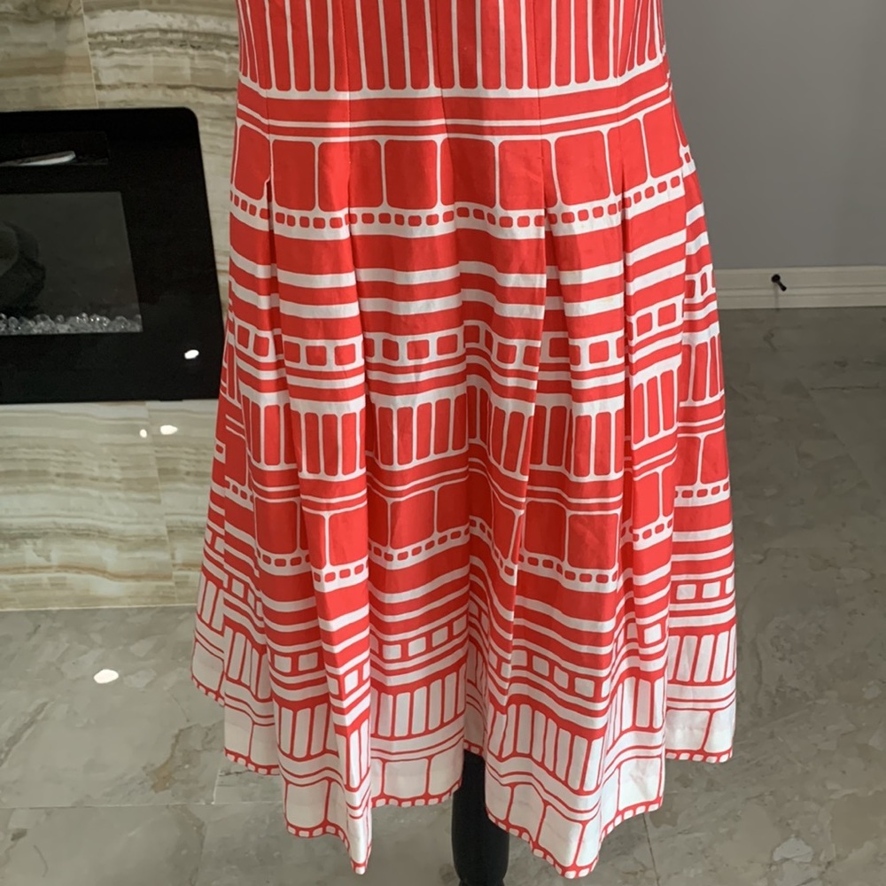 Coral White Lightly Padded‎ Cross-back Midi Dress.Size 10 - Picture 4 of 9